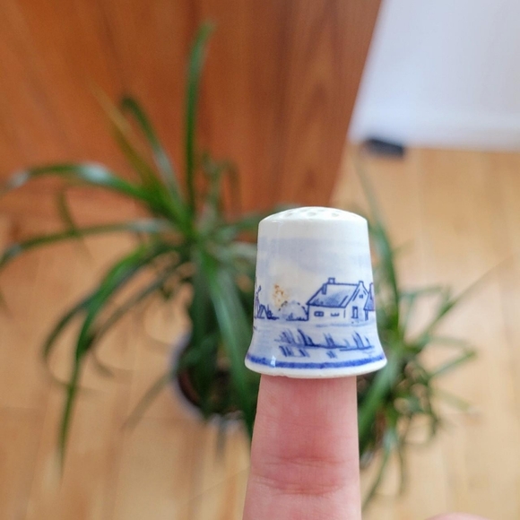 Vintage Farm Scene with Windmill, Farm Houses & Birds Thimble - Picture 5 of 15